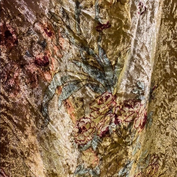 Chaser Keyhole Crushed Velvet Blouse - Picture 8 of 12